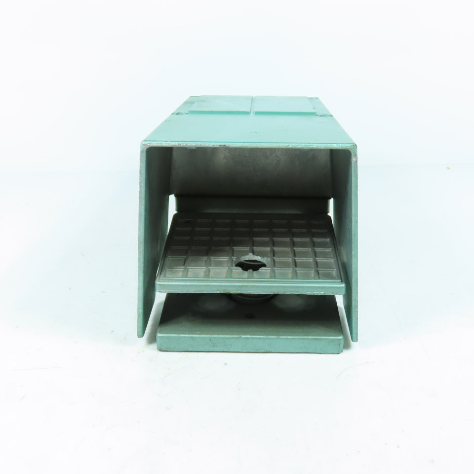 Numatics NS666 Pneumatic Spring Return Foot Pedal Valve with Guard