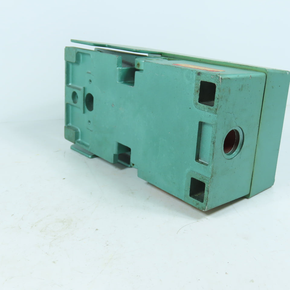 Numatics NS666 Pneumatic Spring Return Foot Pedal Valve with Guard