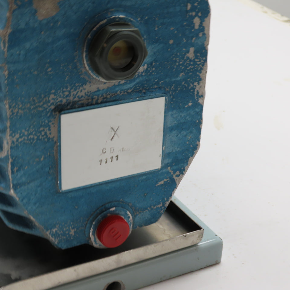 Toshiba IK-FCKLK8 0.75kW 1HP 3-Phase Rotary Vane Vacuum Pump 200V