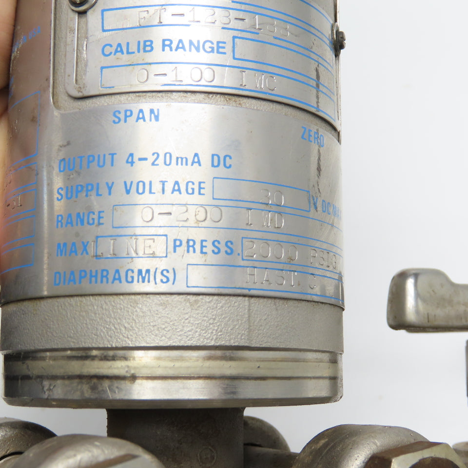 Gould PD3000-200 Flow Transmitter 3 Way Stainless Steel Manifold 1/2" NPT