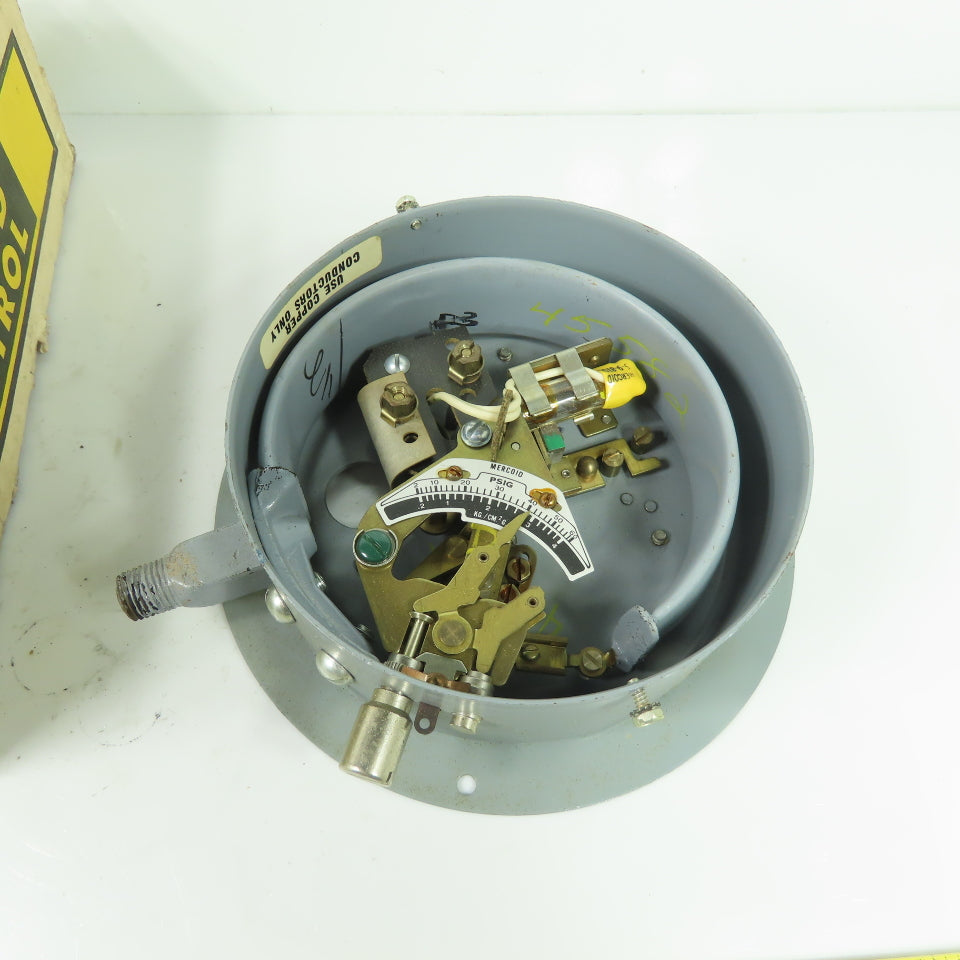 Mercoid DS-233-3-5 Pressure Switch 120/240V NEW