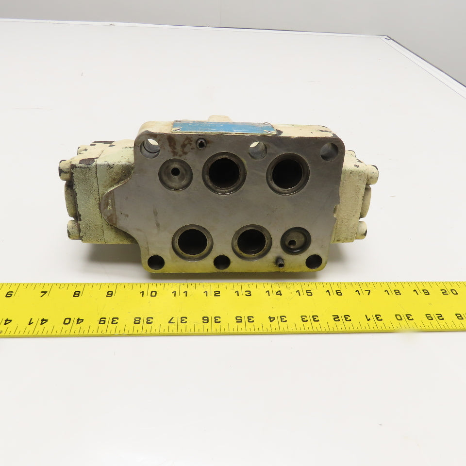 Vickers DG5S-8-33C-T-M-U-HL7-40 Directional Control Valve