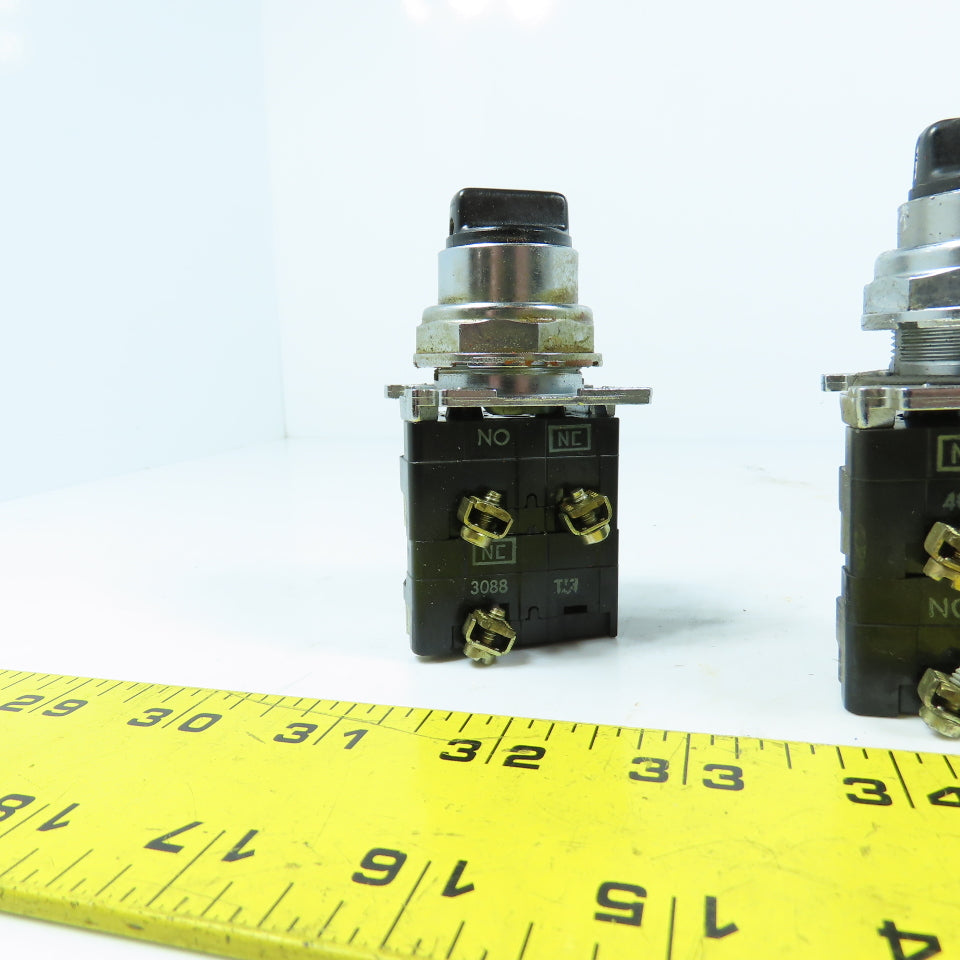 Cutler-Hammer 10250T 3-Position Selector Switches Heavy Duty Black Knob Lot of 4