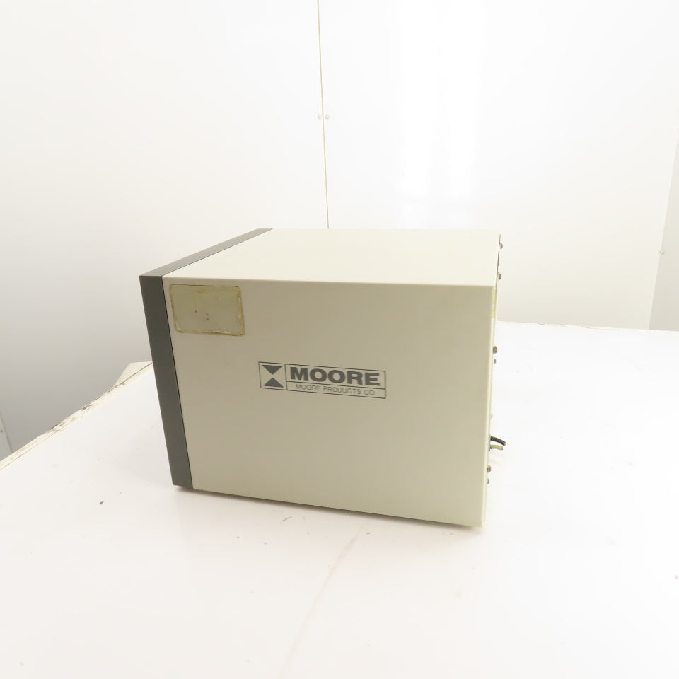 Moore Products Co Data Gage II Industrial CRT Display Monitor