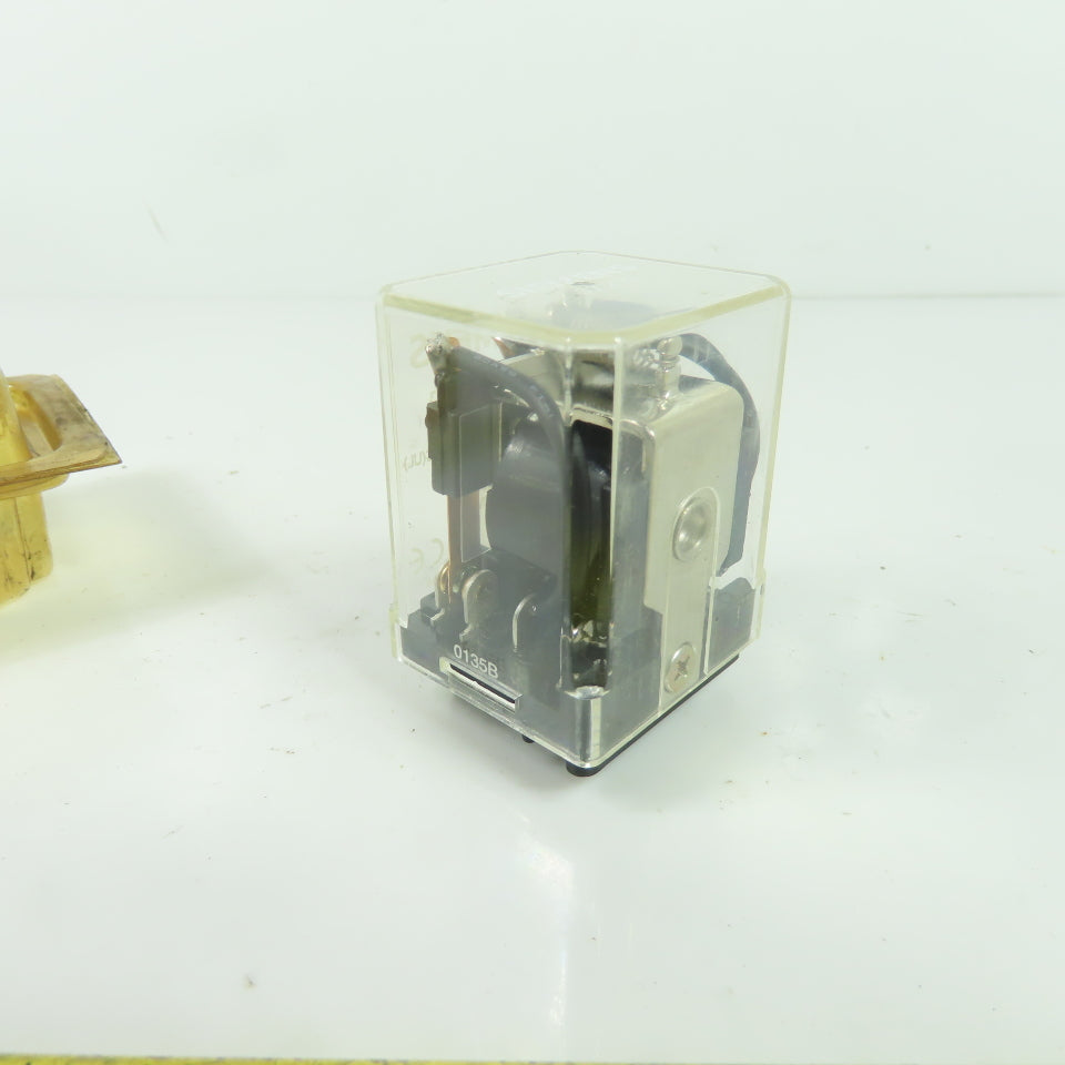 Siemens 3TX7121-5FC03 Relay 120/240VAC 15A 24VDC Coil NEW