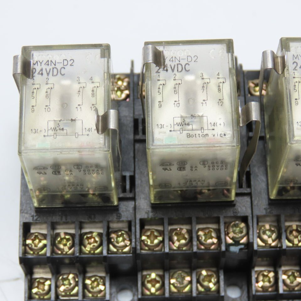 Omron MY4N-D2 24VDC Plug On Relay W/ Socket Base Lot Of 6