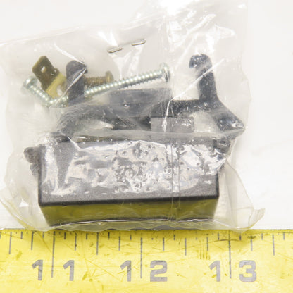 Carlo Gavazzi TAD 4 Current Transformer 500:5 Ratio 40-60Hz 0.72/3kv