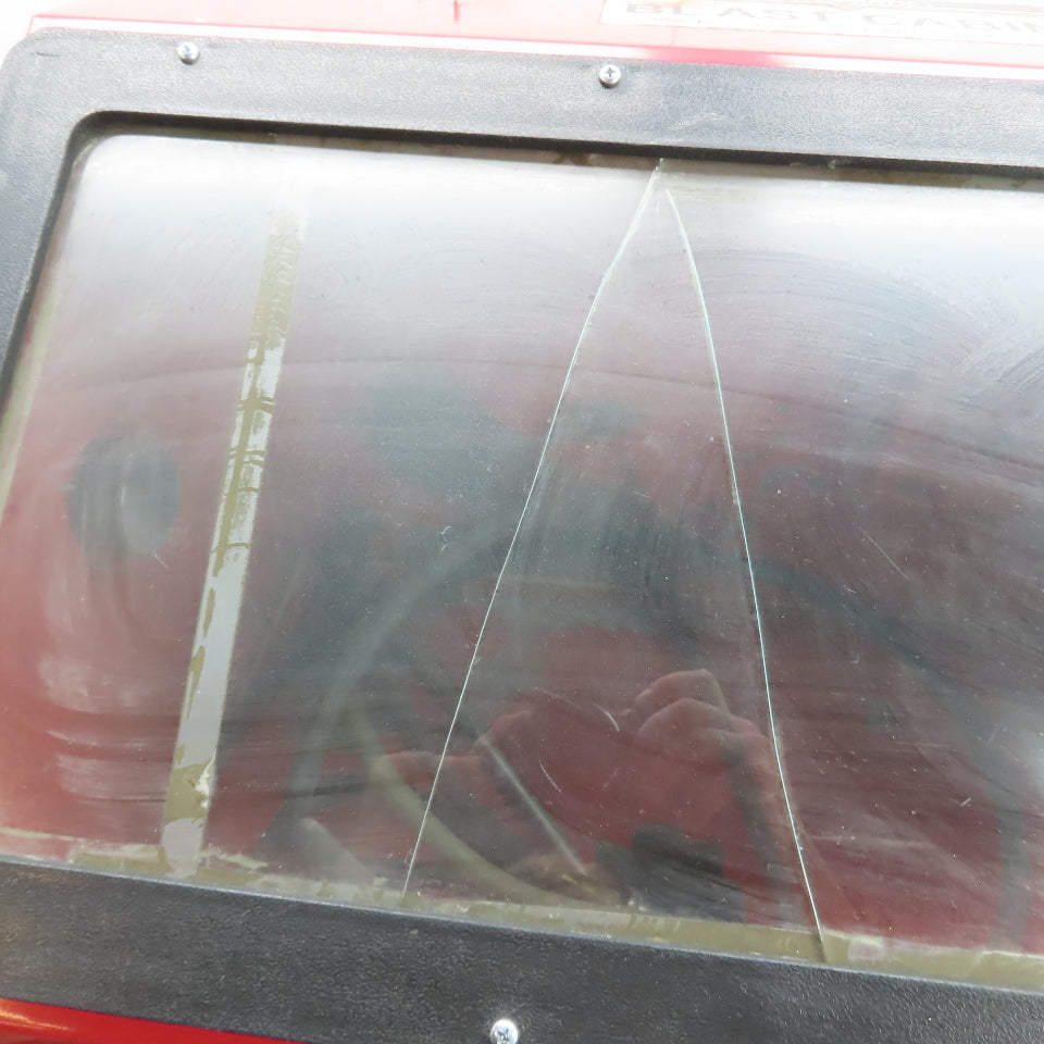 Central Pneumatic 42202 30 Gallon Blast Cabinet 1/4" (Cracked Window) Tested