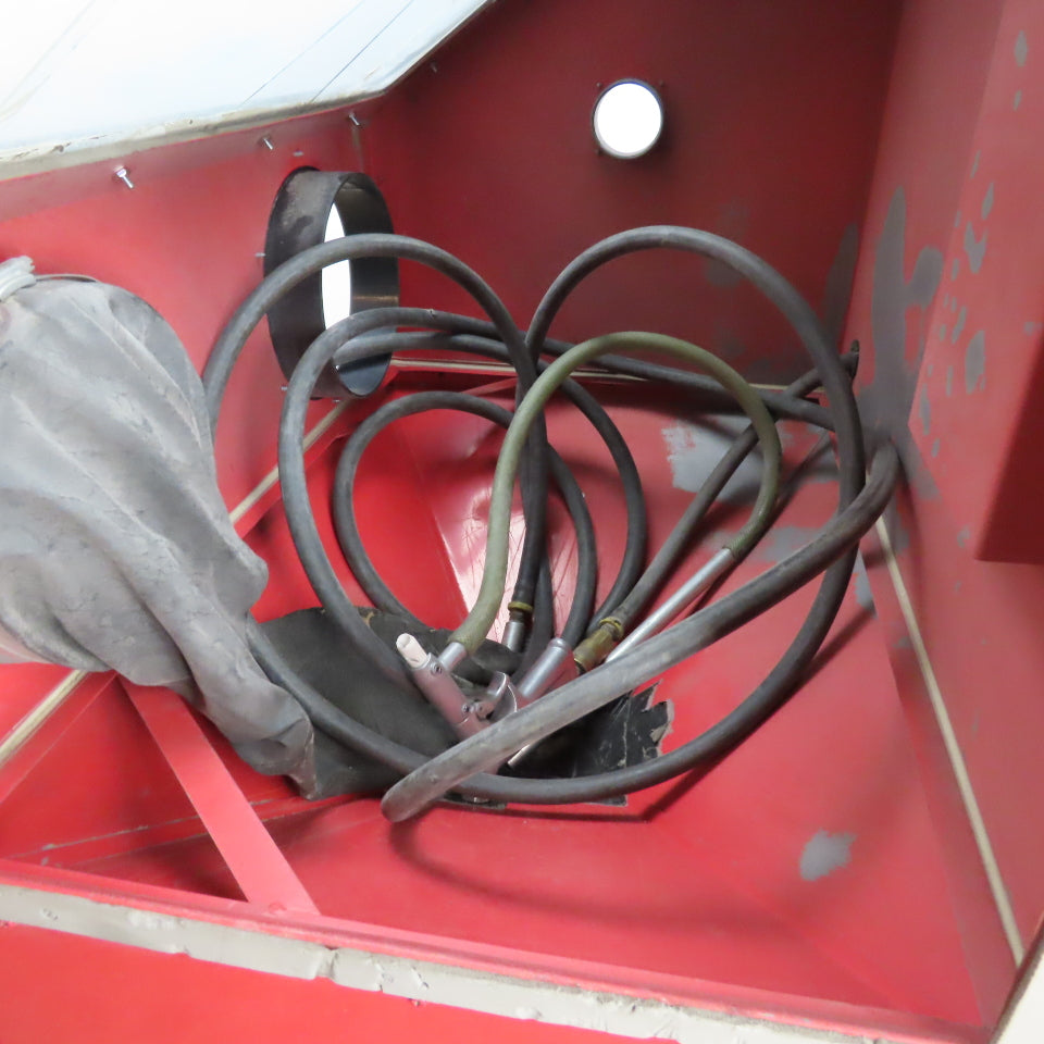 Central Pneumatic 42202 30 Gallon Blast Cabinet 1/4" (Cracked Window) Tested