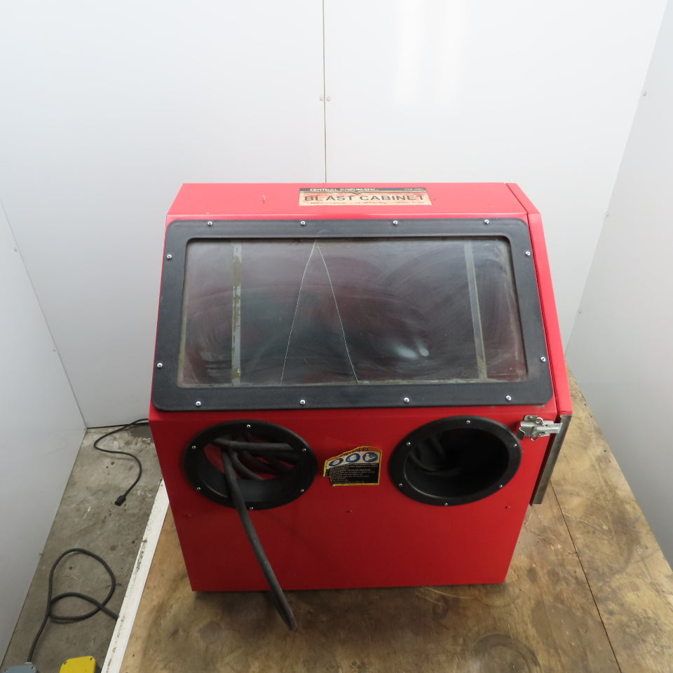 Central Pneumatic 42202 30 Gallon Blast Cabinet 1/4" (Cracked Window) Tested