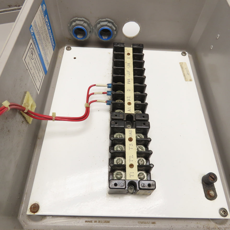 Vynckier 13" x 10-1/2" x 5" Fiberglass Electrical Enclosure