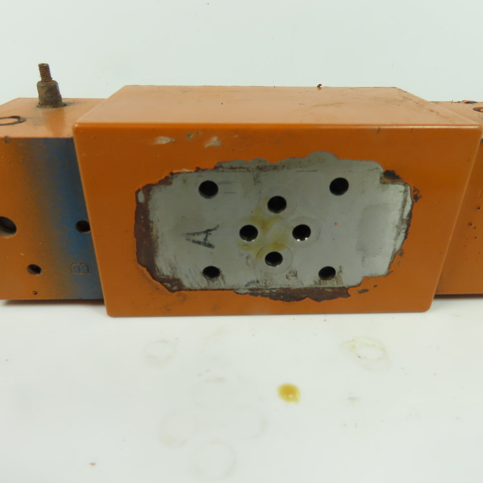 Mannesmann Rexroth 2 FRM 5-32/1.2 QB Hydraulic Flow Control Valve Manual Adj