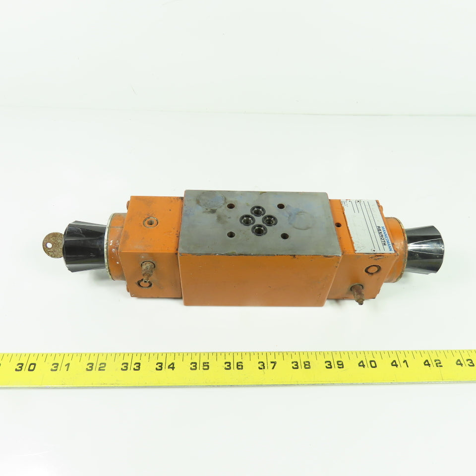 Mannesmann Rexroth 2 FRM 5-32/1.2 QB Hydraulic Flow Control Valve Manual Adj