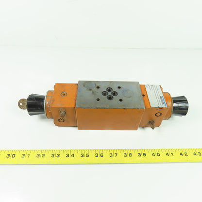 Mannesmann Rexroth 2 FRM 5-32/1.2 QB Hydraulic Flow Control Valve Manual Adj