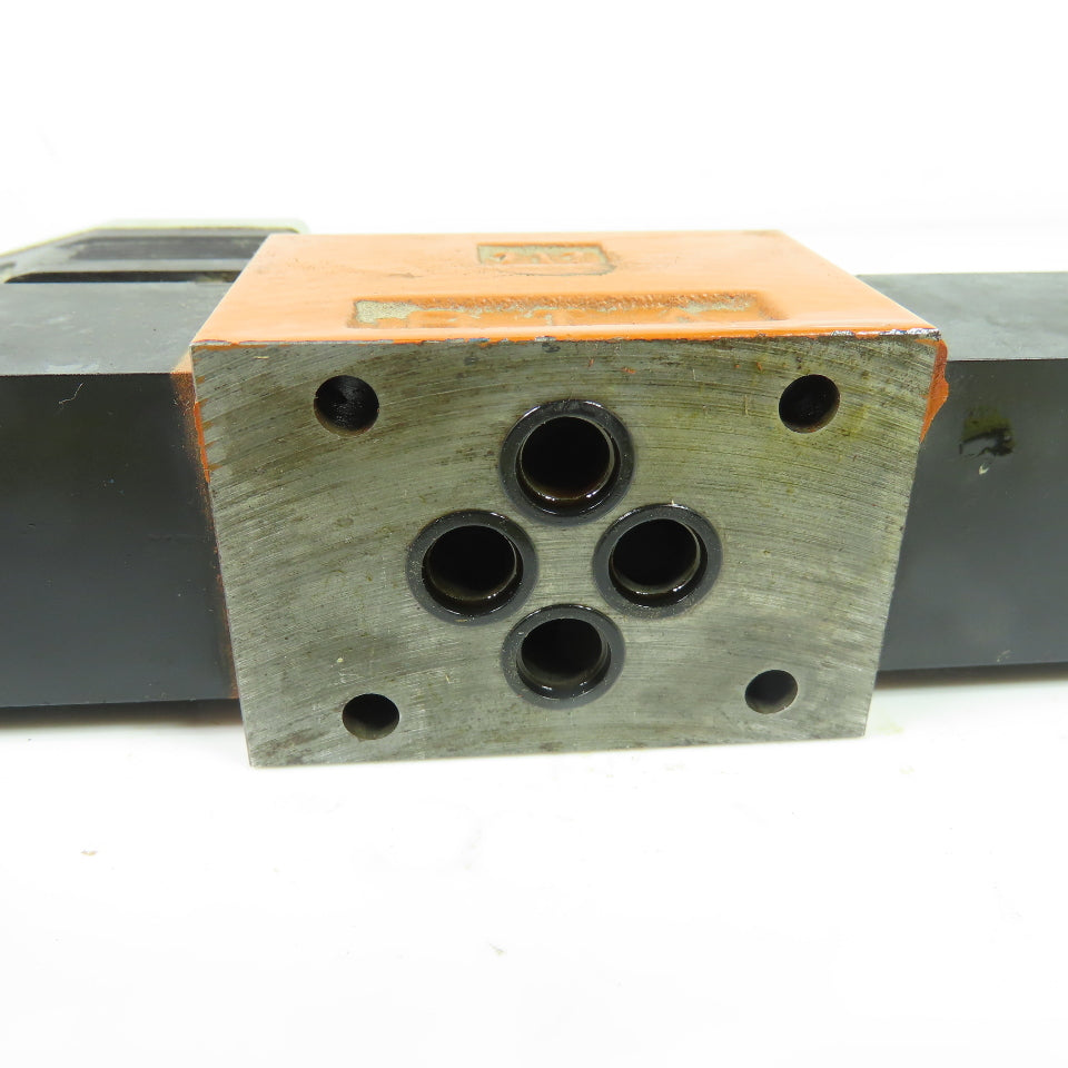 Mannesmann Rexroth 4WE 6 W53/A Dual Solenoid Hydraulic Valve 24VDC (Broken Plug)