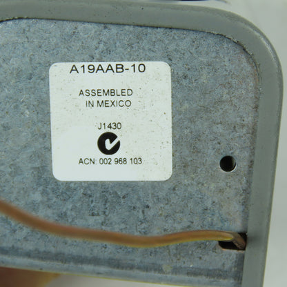 Johnson Controls A19AAB-10 Remote Bulb Temperature Control 200-550F 120/277V