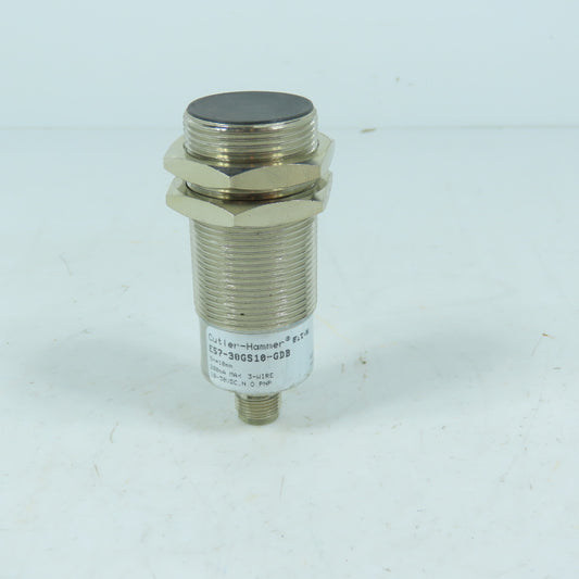 Cutler-Hammer E57-30GS10-GDB Inductive Proximity Sensor 30mm 10-30VDC NO Sn=10mm