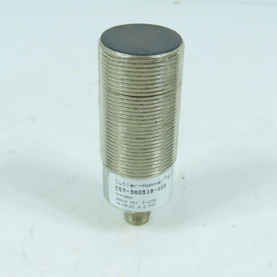 Cutler-Hammer E57-30GS10-GDB Inductive Proximity Sensor 30mm 10-30VDC NO Sn=10mm