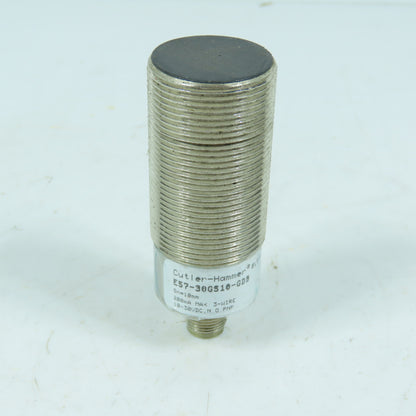 Cutler-Hammer E57-30GS10-GDB Inductive Proximity Sensor 30mm 10-30VDC NO Sn=10mm