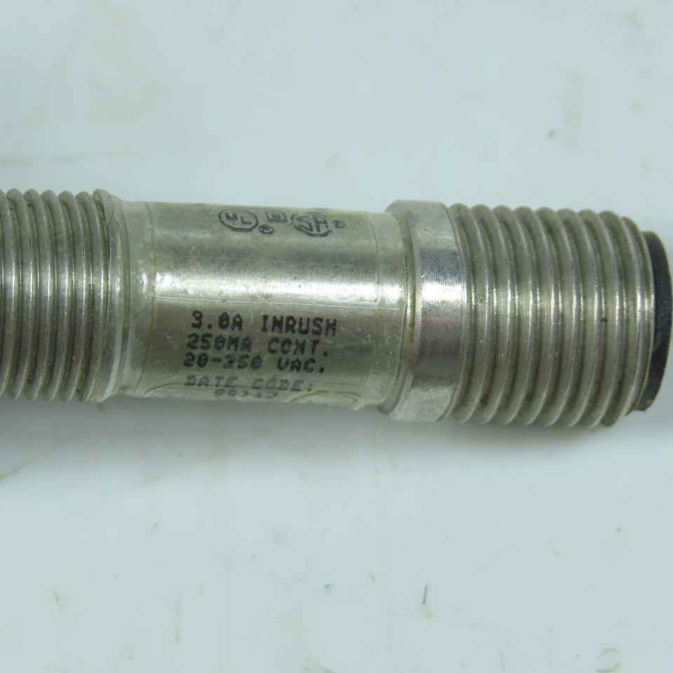 Cutler-Hammer E57LAL12A2EA Inductive Proximity Sensor 12mm 20-250V Sn=4mm Lot/3
