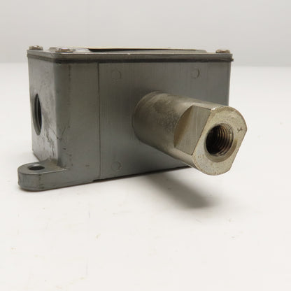 United Electric Controls J6 222 9561 Pressure Switch 0-20 PSI 480V 1/4" NPT