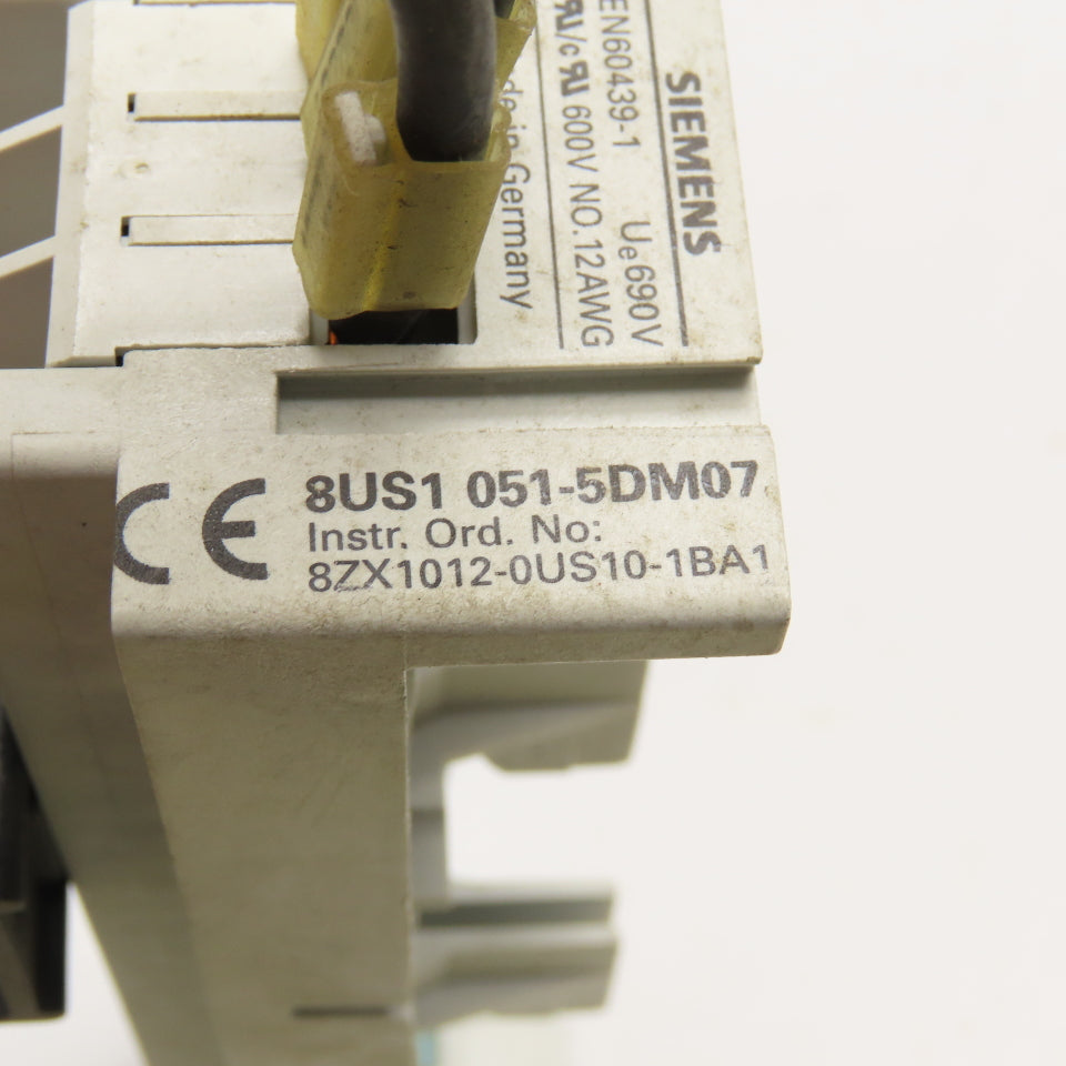 Siemens 8US1 051-5DM07 Sentron Busbar Adapter 600V