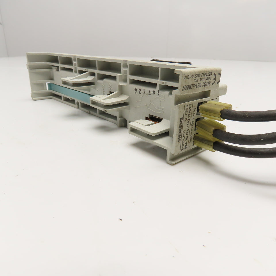 Siemens 8US1 051-5DM07 Sentron Busbar Adapter 600V