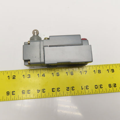 Cutler Hammer E50SAN 120VAC Roller Plunger Limit Switch NOS