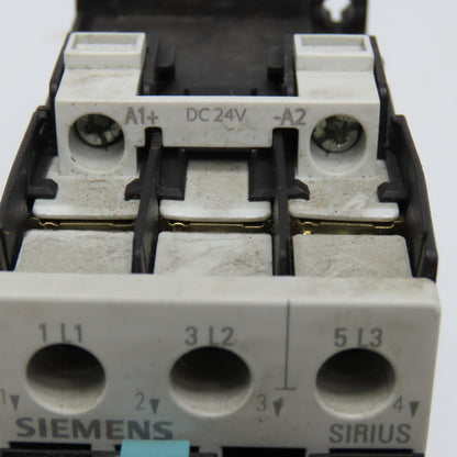 Siemens 3RT1025-1B 3RH1921-1FA22 Contactor 600V 10Hp W/ Aux. 2 N/O N/C 24VDC