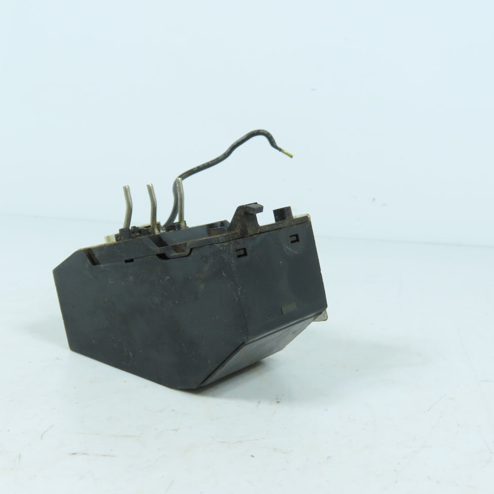 Siemens 7PU8040-2AJ20 On-Delay Electronic Timing Relay 100/127VAC 1.5-30s