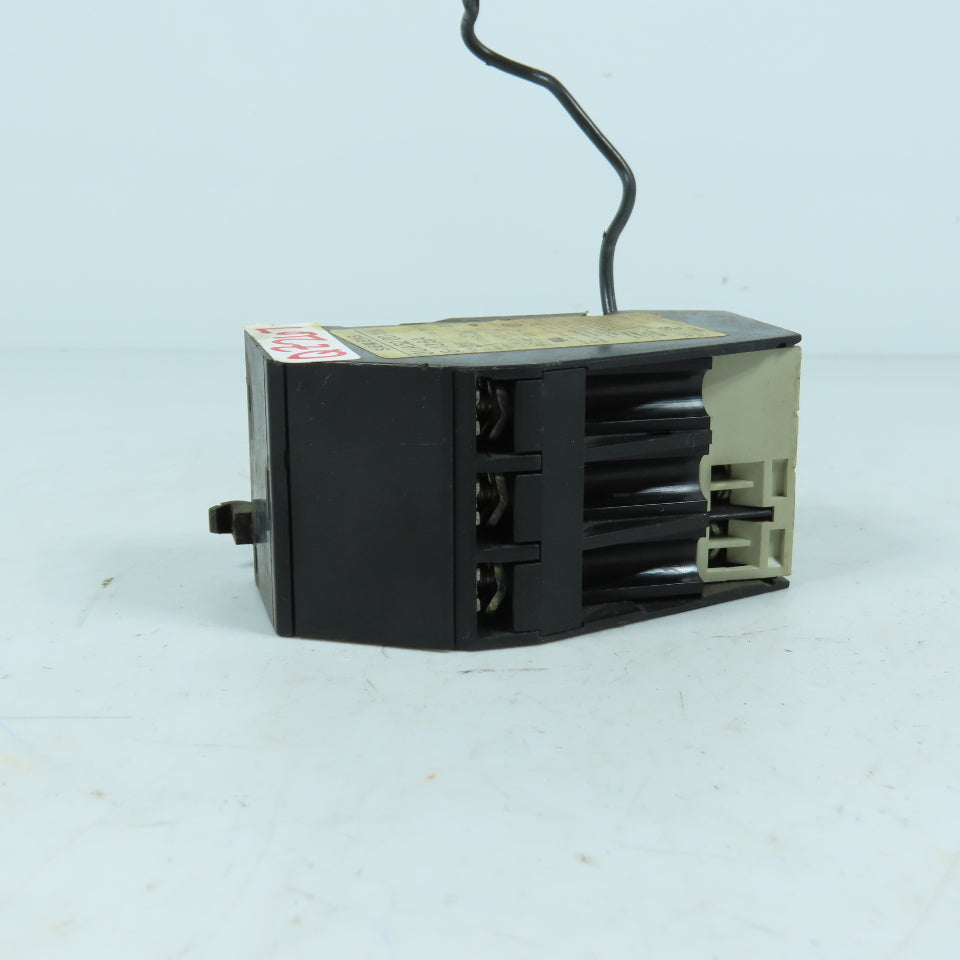 Siemens 7PU8040-2AJ20 On-Delay Electronic Timing Relay 100/127VAC 1.5-30s
