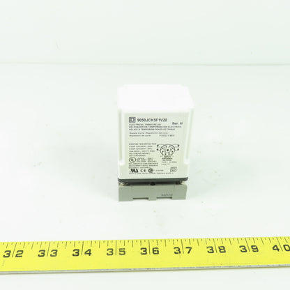 Square D 9050JCK5F1V20 Repeat Cycle Timing Relay 120VAC 110VDC With Socket