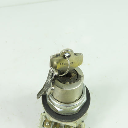 Allen-Bradley 800T-N61KF4 Key Operated Selector Switch NEMA 4 13 with Keys