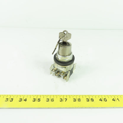 Allen-Bradley 800T-N61KF4 Key Operated Selector Switch NEMA 4 13 with Keys