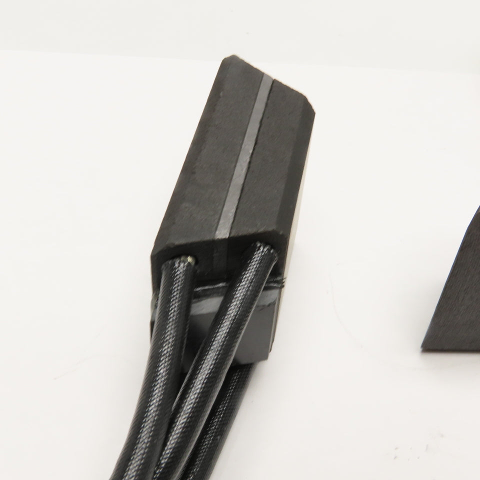National Carbon L944 61049321 Tandem Carbon Brush 41mm x 58mm x 22.15mm Lot Of 3