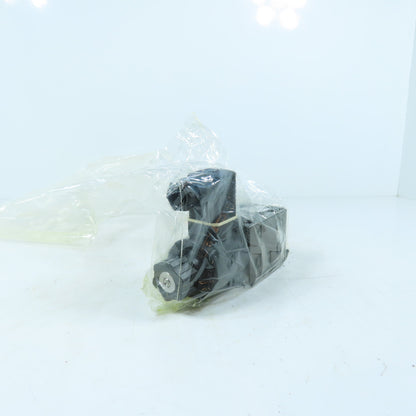 Nachi G16FH004412 SA-G01-A3X-C1-31 Hydraulic Solenoid Valve 100V AC D03