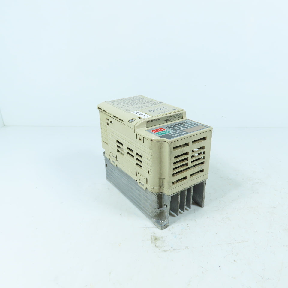 Yaskawa CIMR-JU2A0004BAA J1000 Series Variable Frequency Drive 200-240V 3Ph 3.5A