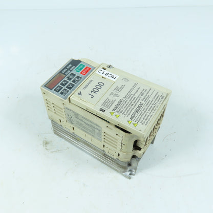 Yaskawa CIMR-JU2A0004BAA J1000 Series Variable Frequency Drive 200-240V 3Ph 3.5A