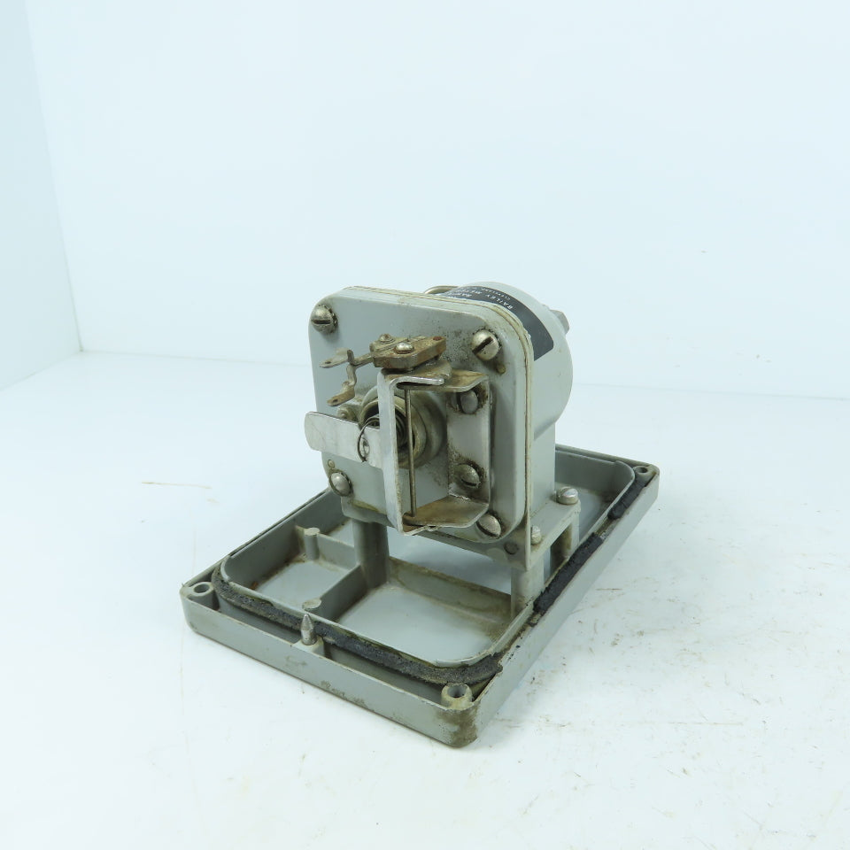 Bailey Meter Co. Class 8A Pneumatic Receiver 3-27 PSI Range Code 001