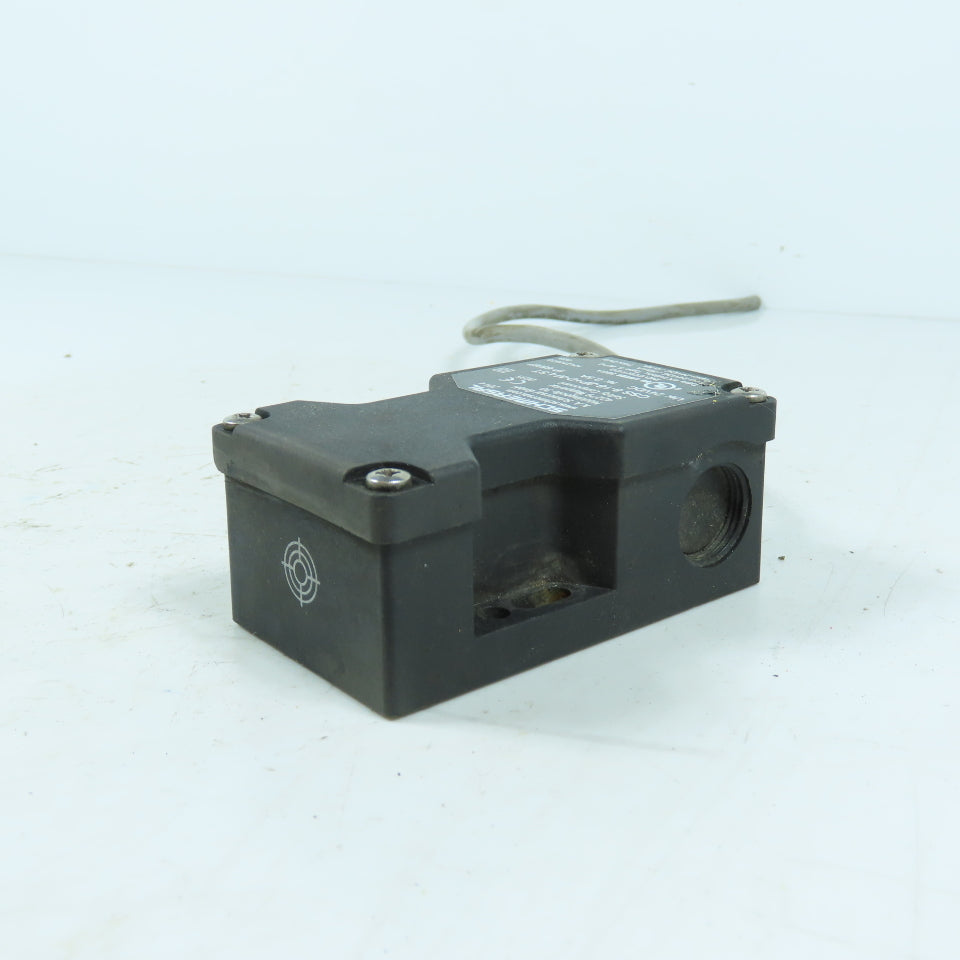 Schmersal CSS 8-16-2P+D-M-LST Electronic Safety Sensor 24VDC 0.5A