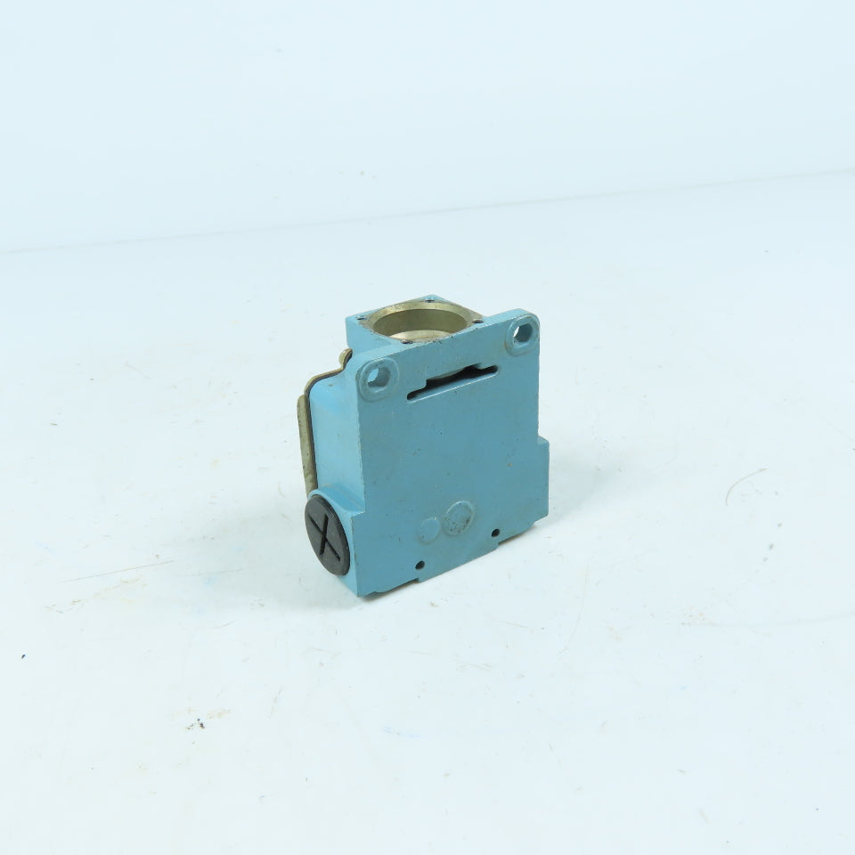Telemecanique XCK-M1D06 Limit Switch Body 300VAC 5A No Head