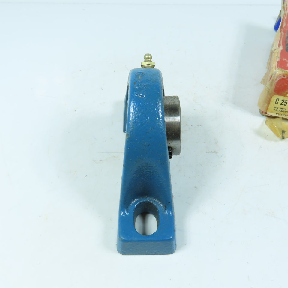 MB Manufacturing C 25 1 3/8 2-Bolt Pillow Block Bearing 1-3/8" Bore Blue Housing
