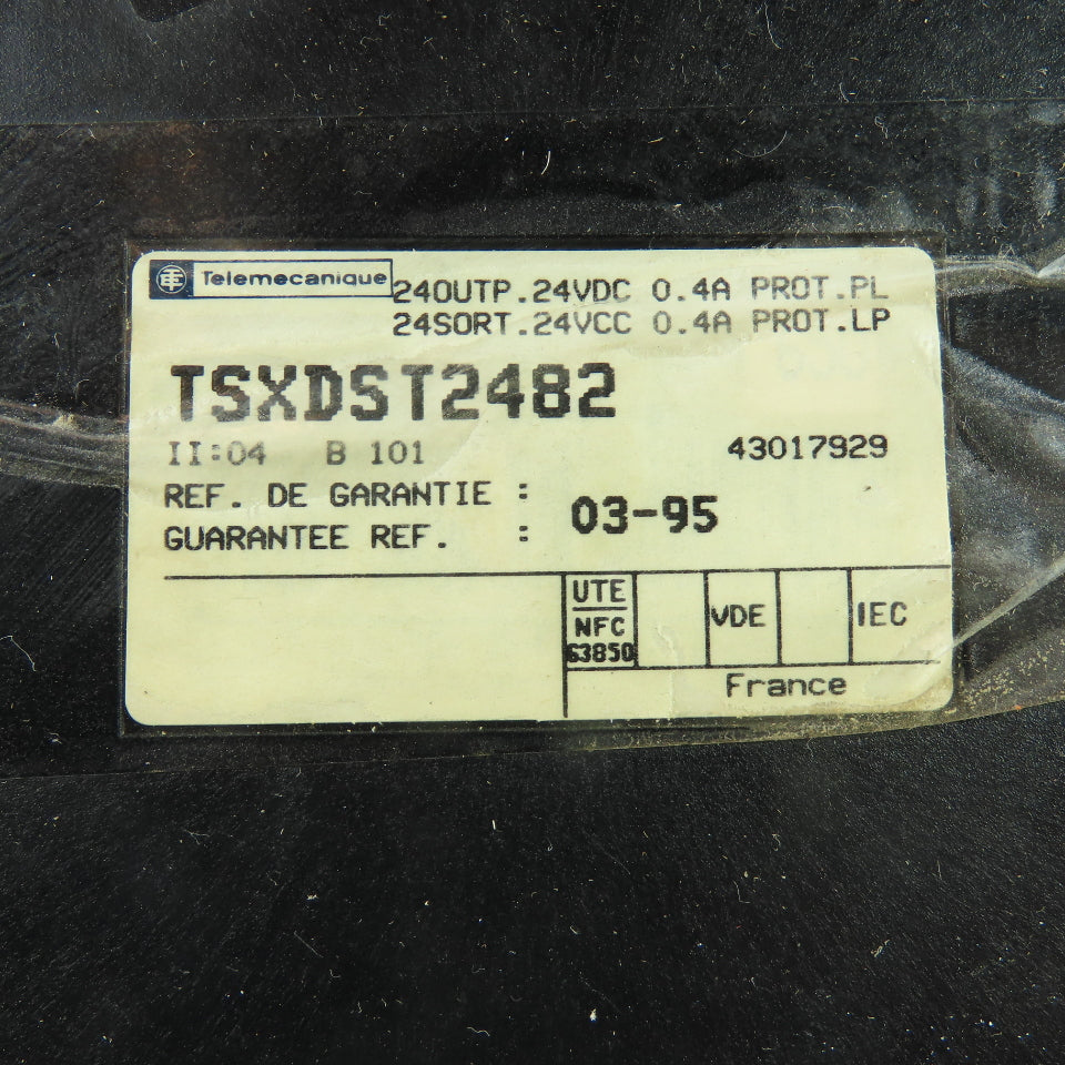 Telemecanique TSXDST2482 24VDC 0.4A Protected PLC Output Module