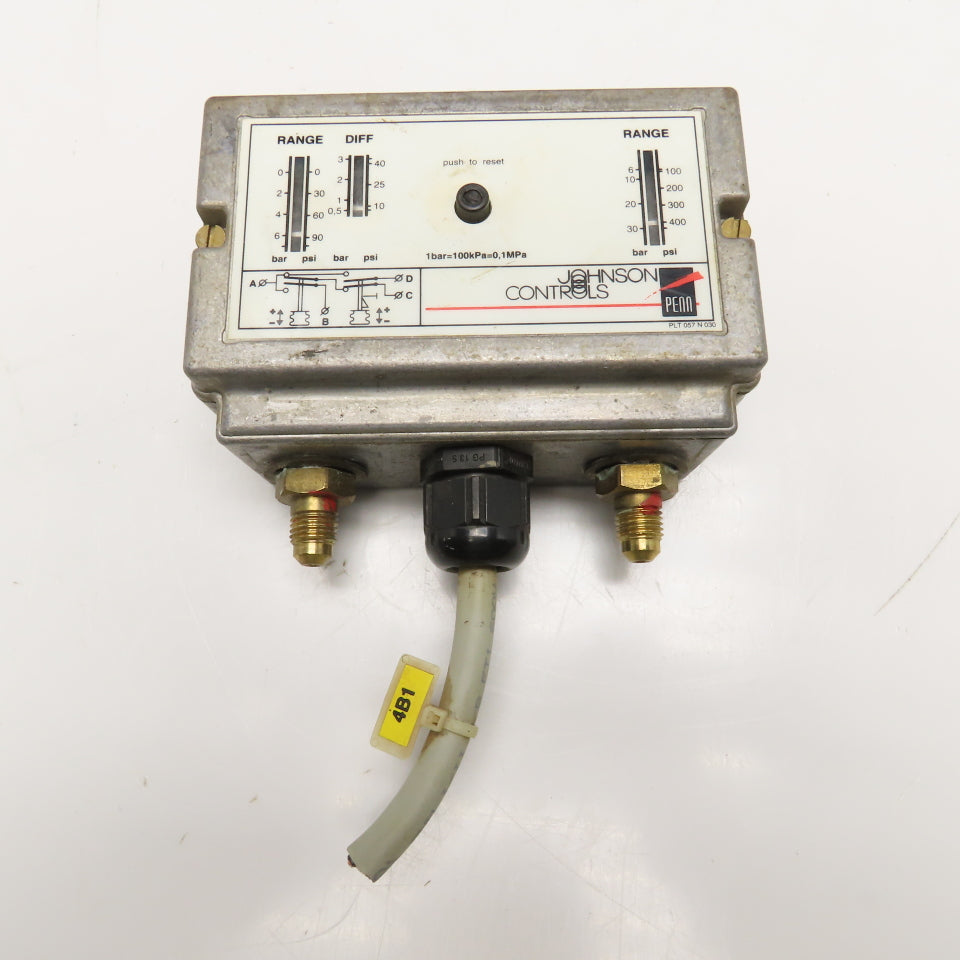 Johnson Controls P78MCB-9303 Pressure Control Switch 1-400PSI 6-30Bar