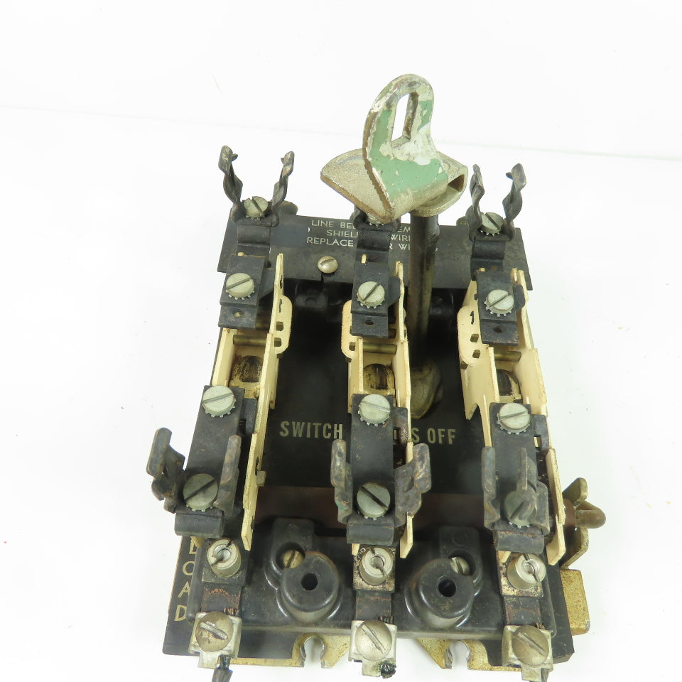Trumbull Electric 3-Pole Fusible Safety Disconnect Switch Interior