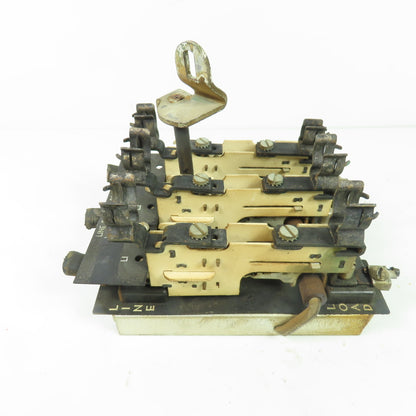 Trumbull Electric 3-Pole Fusible Safety Disconnect Switch Interior
