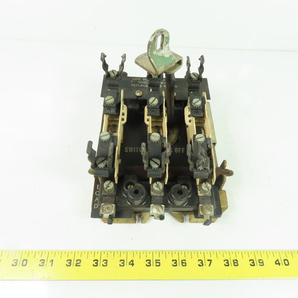 Trumbull Electric 3-Pole Fusible Safety Disconnect Switch Interior