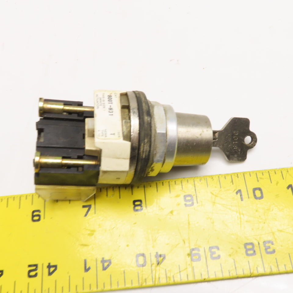 Allen Bradley 800T-H31 2 Position Keyed Selector Switch 600V