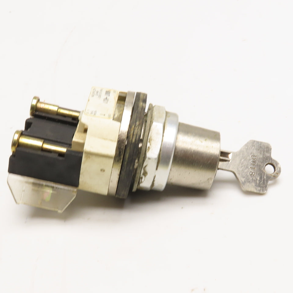 Allen Bradley 800T-H31 2 Position Keyed Selector Switch 600V