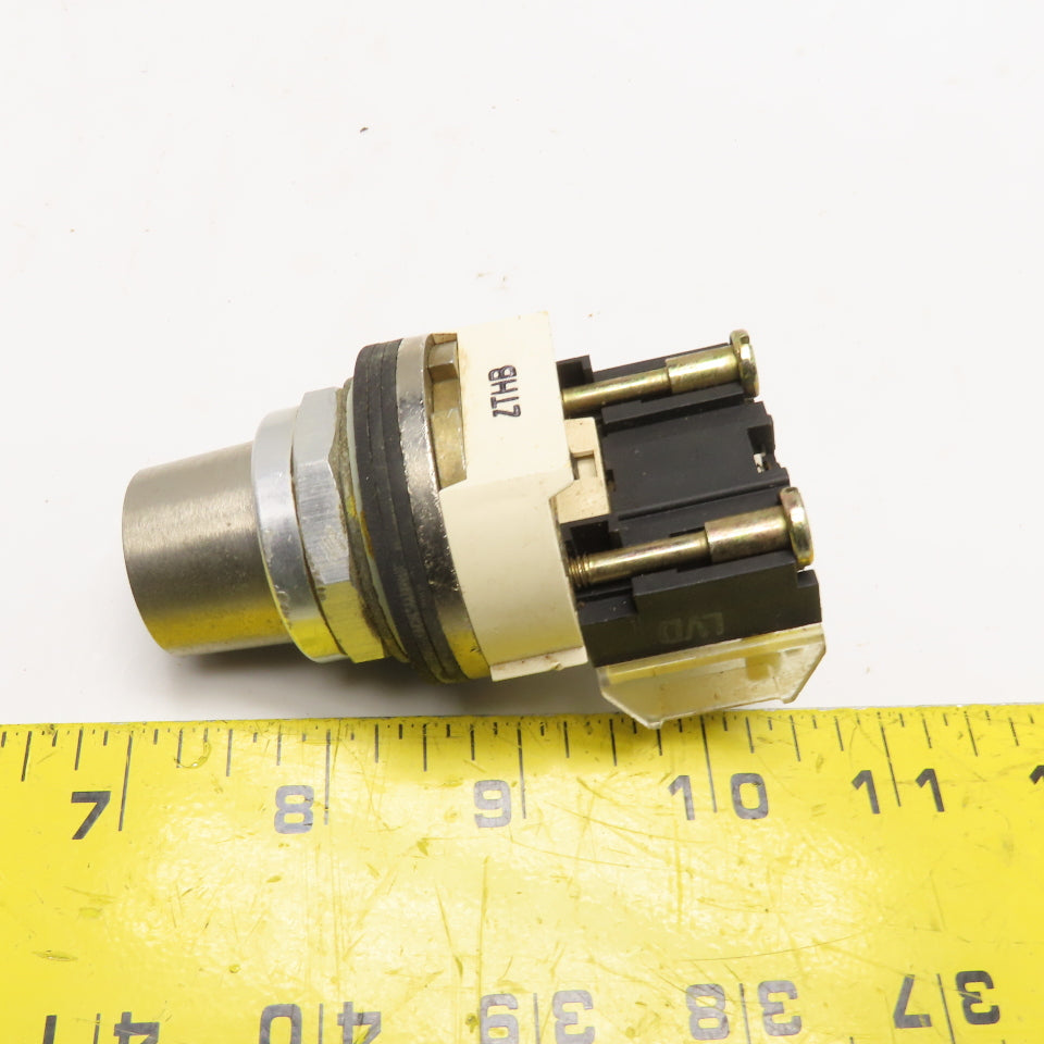 Allen Bradley 800T-H31 2 Position Keyed Selector Switch 600V No Key